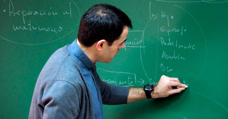 Un llamado a educar con sentido: mensaje del obispo de Bariloche a los docentes Un llamado a educar con sentido: mensaje del obispo de Bariloche a los docentes