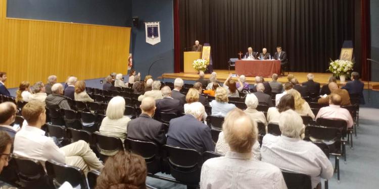 Una biografía del padre Etcheverry Boneo