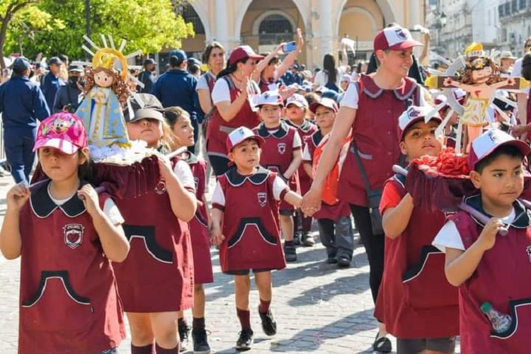 Unos 3 mil niños renovaron su pacto de amor y de fe en el 'Milagrito Salteño' Unos 3 mil niños renovaron su pacto de amor y de fe en el 'Milagrito Salteño'