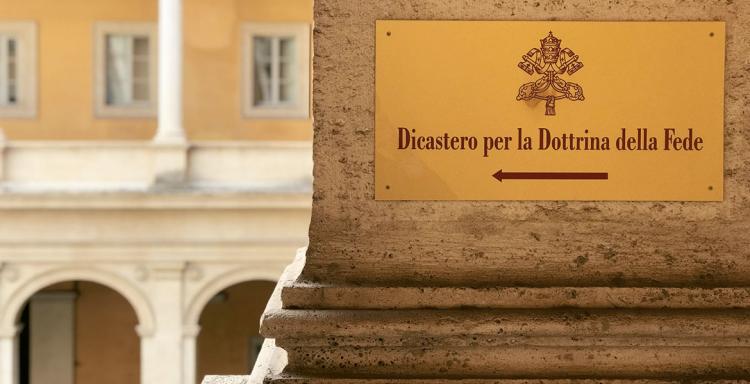 Vaticano: crean un grupo de trabajo para tipificar el falso misticismo y el abuso espiritual Vaticano: crean un grupo de trabajo para tipificar el falso misticismo y el abuso espiritual