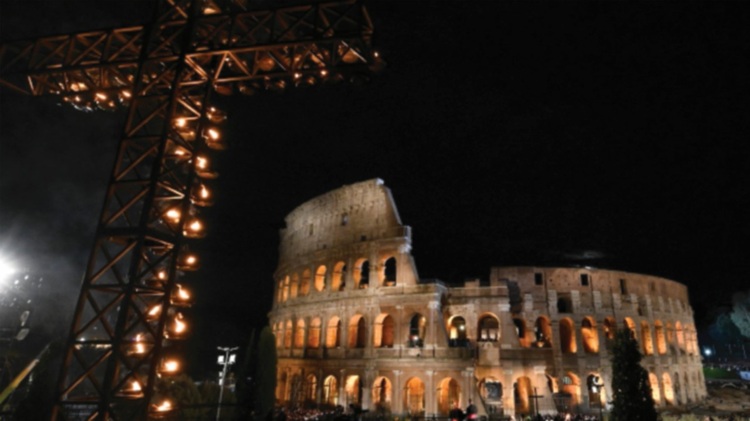 Viacrucis en el Coliseo: el Papa llevará la cruz en cada estación